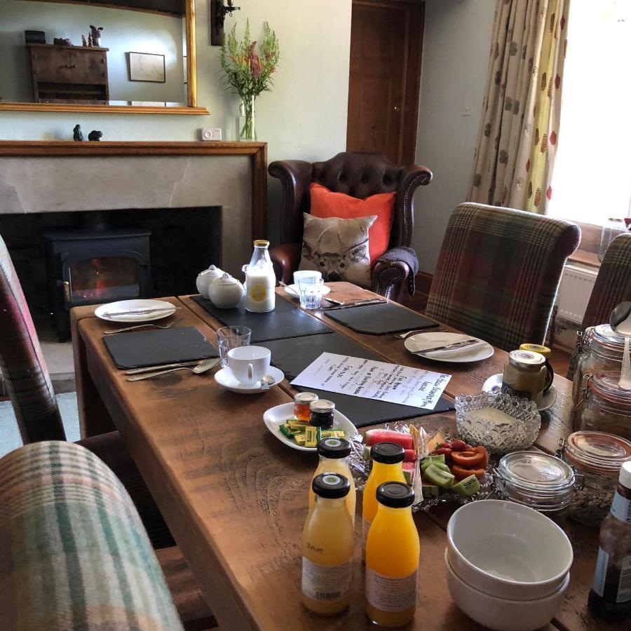 Great Longstone The Hollow Bed And Breakfast מראה חיצוני תמונה