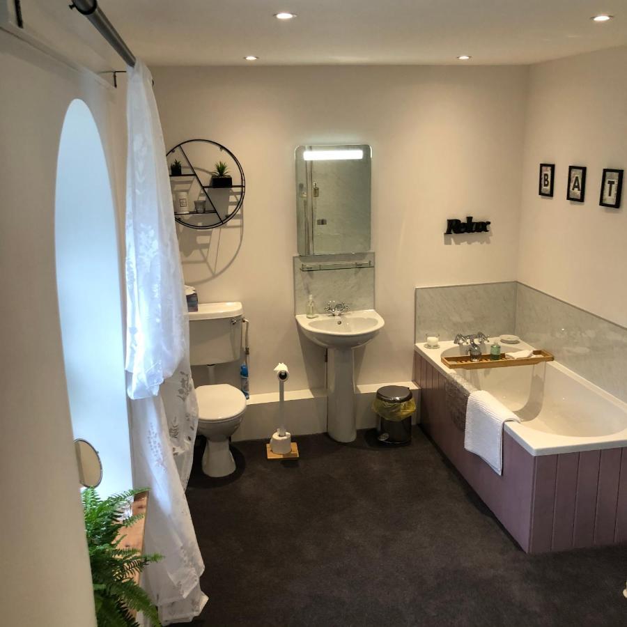 Great Longstone The Hollow Bed And Breakfast מראה חיצוני תמונה